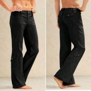 ATHLETA Size 4 Tall Black Low Rise Dipper Cargo Bootcut Pants